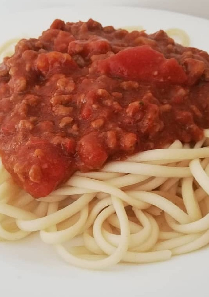 Una foto de Salsa con carne y longaniza