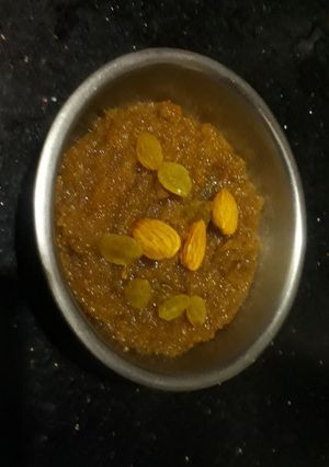A picture of Rava/sooji halwa.