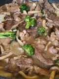 Tumis Daging Brokoli Jamur Shimeji