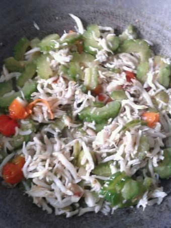 Bagaimana Menyiapkan Tumis teri medan pedes feat pare.. Enak!, Bikin Ngiler