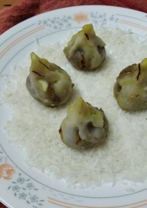 A picture of Rice Modak.