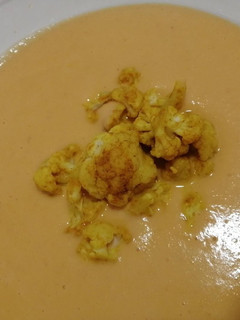 Una foto de Sopa de coliflor al curry