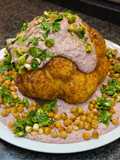 Cavolfiore arrosto con hummus di fagioli e ceci croccanti