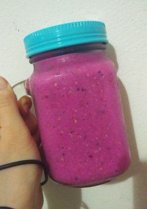 Hình của món Smoothie thanh long đỏ cho bữa sáng bận rộn.