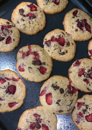Una foto de Galletitas de frutillas, chocolate y avena
