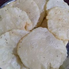 A picture of Rice flour poori.