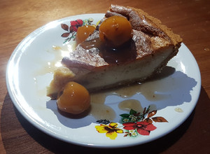 Una foto de Pay de ate con queso