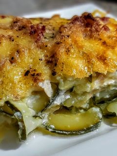 Una foto de TARTA DE🥒Pepino y🥓 Tocineta...!