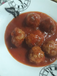 Una foto de Albóndigas con tomate