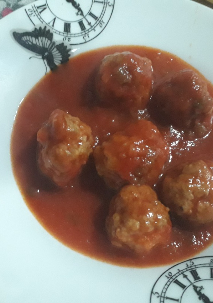 Una foto de Albóndigas con tomate