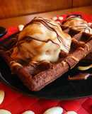 Gofre de chocolate fit con helado de turrón 2 ingredientes