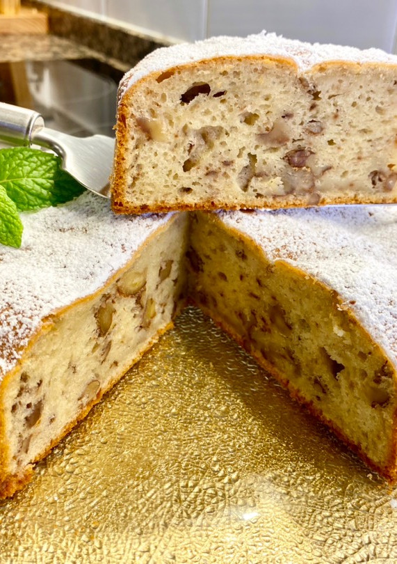 Una foto de Pastel con queso crema y nueces