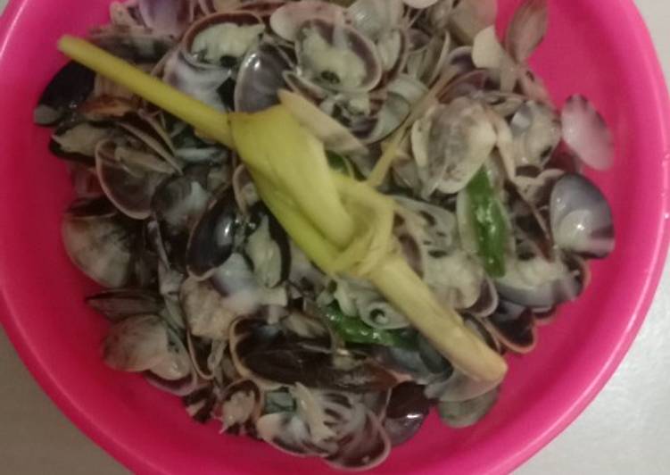 Remis tumis bawang