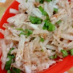 A picture of Grated Radish salad.