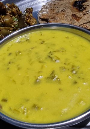 A picture of Spring onion curry.