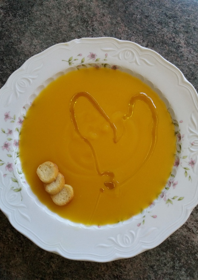 Una foto de Crema de calabaza🍊🍁
