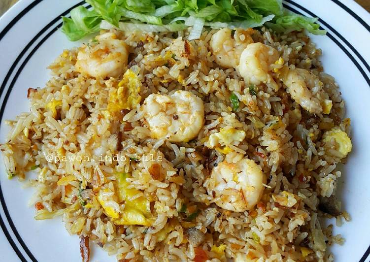 Simple Way to Make Speedy Spicy Shrimp Fried Rice (Indonesian Style)