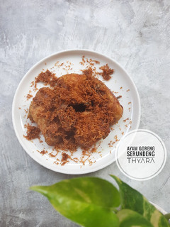 Foto resep Ayam Goreng Serundeng Kelapa