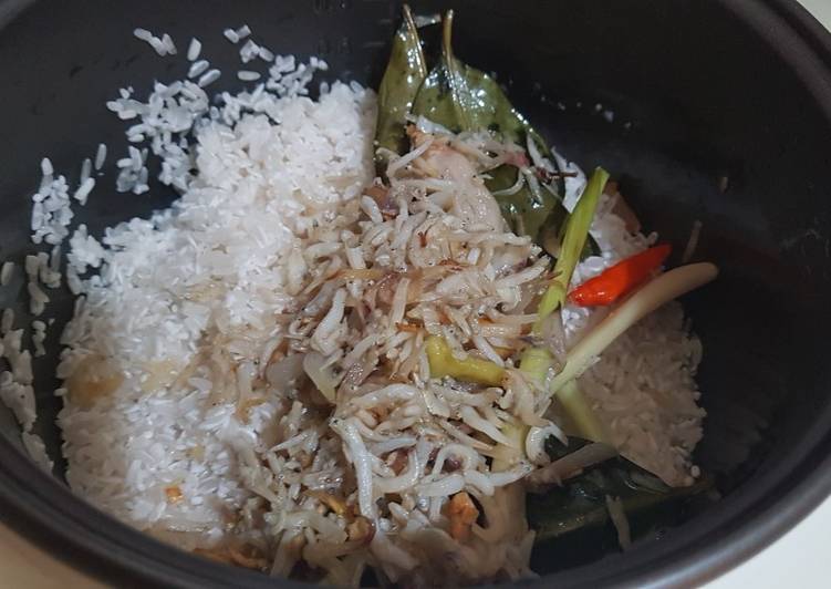 Cara Gampang Membuat Nasi Liwet Gurih yang Enak Banget