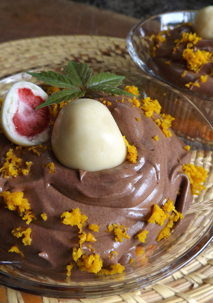 Una foto de Papaya y plátano con crema de chocolate