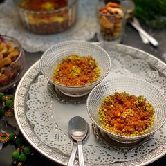 A picture of Soji aur khopray ka halwa.