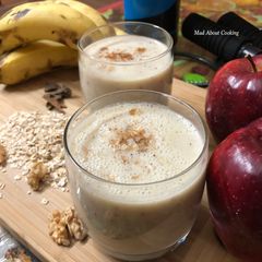 A picture of Cinnamon Fruit Smoothie With Oats – Breakfast Smoothie.
