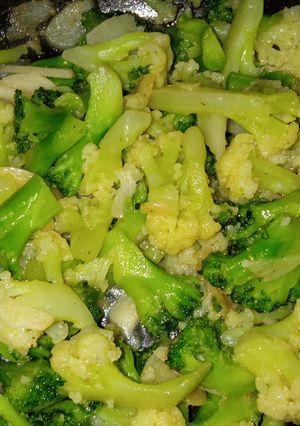 Foto resep Tumis Brokoli dan Bunga Kol Bawang Putih