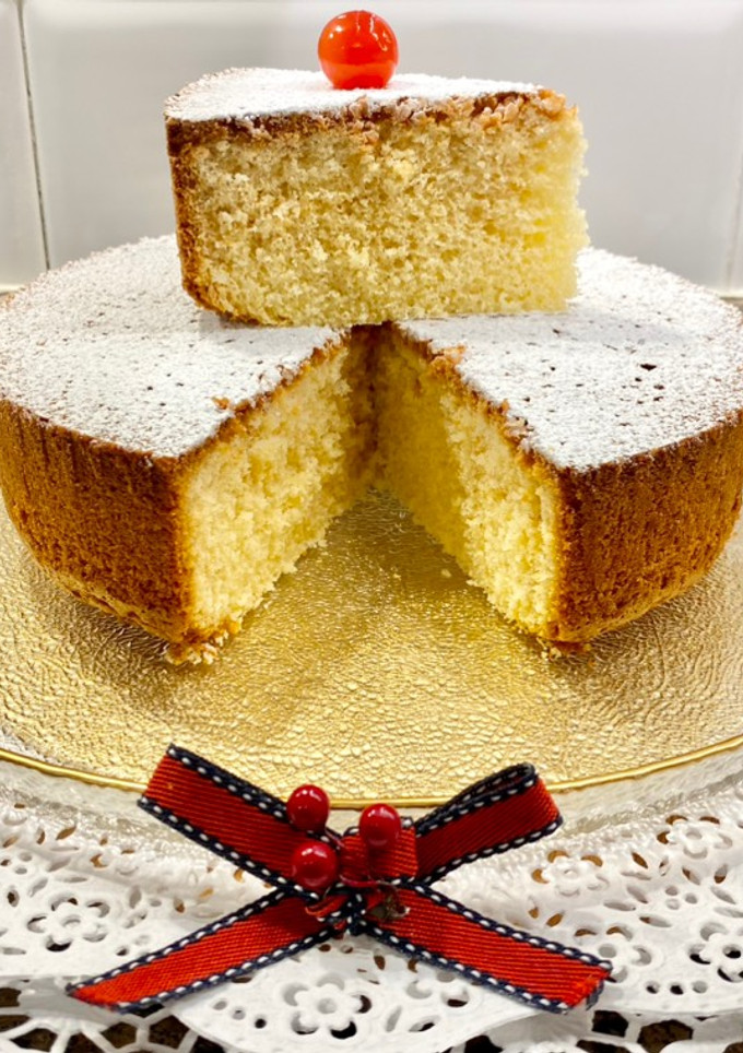 Una foto de Pastel de mantequilla, fécula de patata y almendras