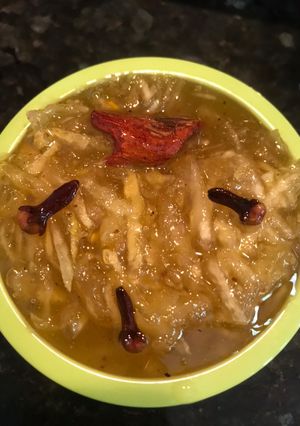 કાચી કેરી નો છૂંદો તડકા છાયા નો (Kachi Keri Chhundo Tadka Chhaya Recipe In Gujarati) રેસીપી મુખ્ય ફોટો