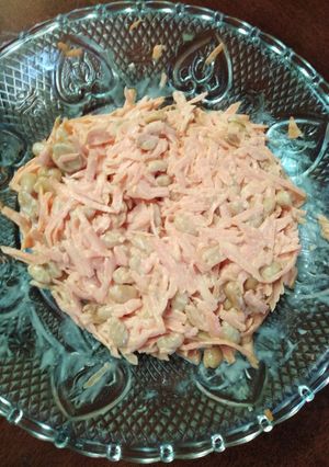 Una foto de Ensalada de zanahoria y maní