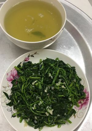 Hình của món Rau muống xào tỏi.