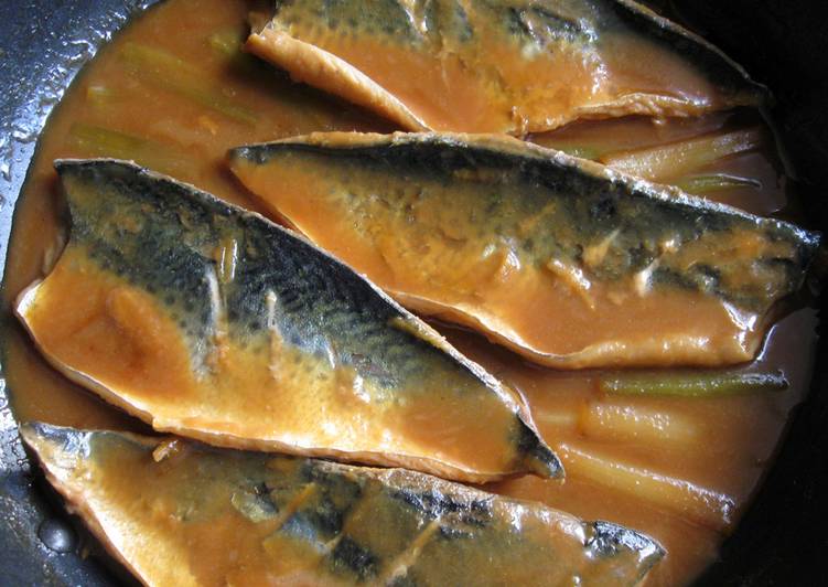 Steps to Make Award-winning Mackerel Simmered In Sweet Miso Sauce