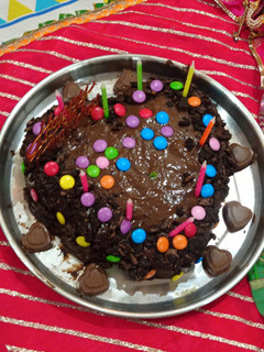 एगलेस बनाना चॉकलेट केक (eggless banana chocolate cake recipe) रेसिपी मुख्य फोटो