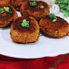 A picture of Surmai Potato Crispy Patty.