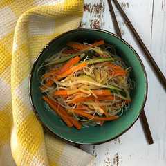 Foto di Spaghetti di riso alle verdure
