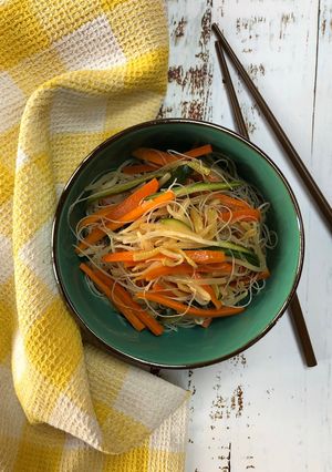 Foto di Spaghetti di riso alle verdure