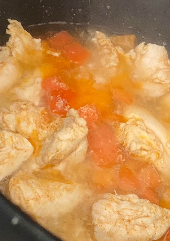 Una foto de Pollo con pimiento