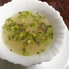 A picture of Chicken clear soup.