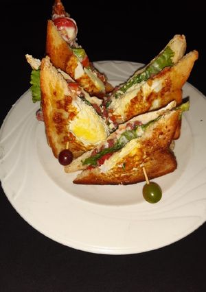 A picture of Egg in a nest sandwich.