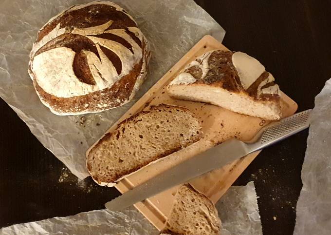 Pane semintegrale con lievito madre e grano saraceno