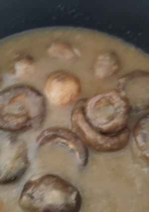 Una foto de Champiñones En Salsa