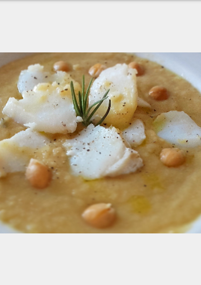 Una foto de Crema de garbanzos y bacalao