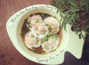 Hình của món Đậu hủ tôm tươi hấp nước tương topping đậu hà lan.