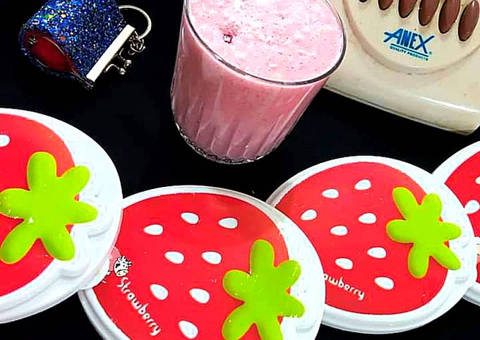 How to Make Delicious Coconut Strawberry smoothie