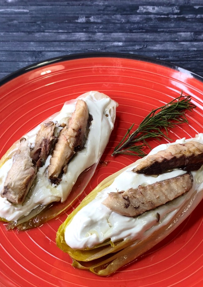 Foto principal de Endivias con crema de queso azul y caballa con robot Mambo