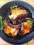 Chuletas de cerdo en salsa gastrique de moras