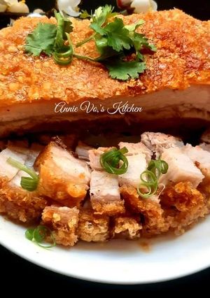 Hình của món Heo quay giòn bì.