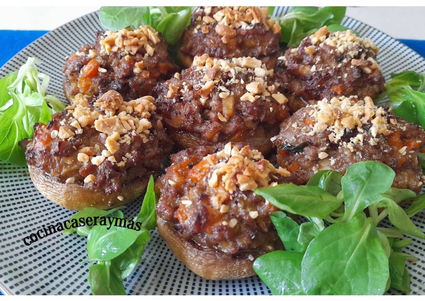 Champiñones rellenos de carne
