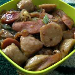 A picture of Sosis bakso saos mentega.
