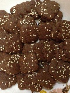 Foto resep Cookies Coklat Wijen (Kue Coklat bumbu rempah-rempah/ Spekoek)